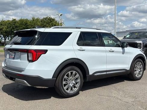 New 2026 Ford Explorer Platinum RWD image 3