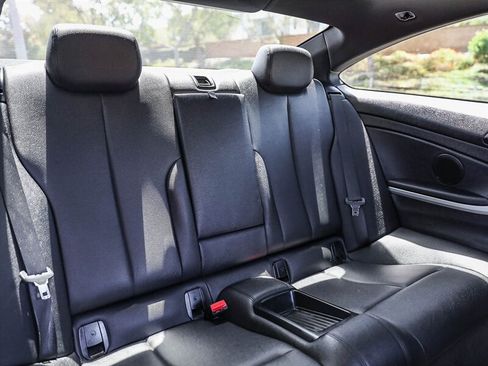 Used 2019 BMW 430i Coupe w/ M Sport Package RWD image 23