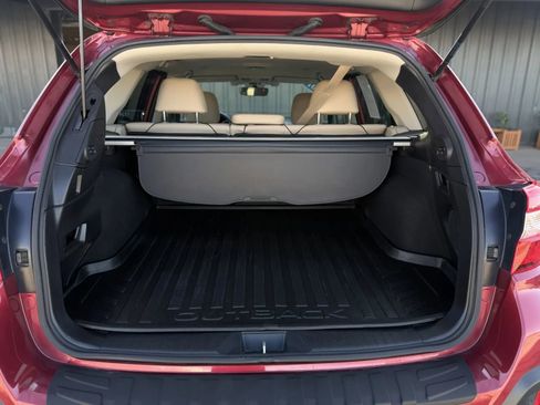 Used 2018 Subaru Outback 3.6R Limited image 16