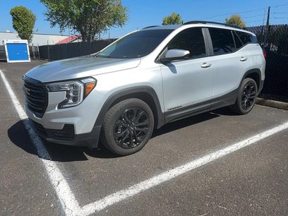 Used 2022 GMC Terrain SLE w/ Driver Convenience Package