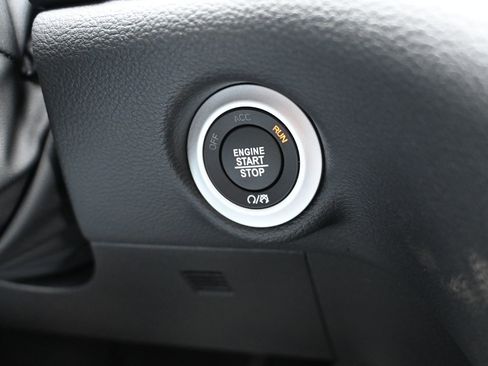 New 2026 Chrysler Pacifica Select image 15