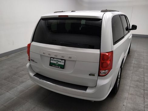 Used 2016 Dodge Grand Caravan SXT FWD image 7