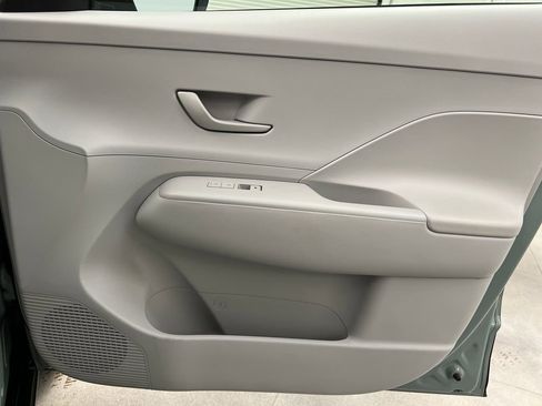 Used 2025 Hyundai Kona SEL FWD image 24