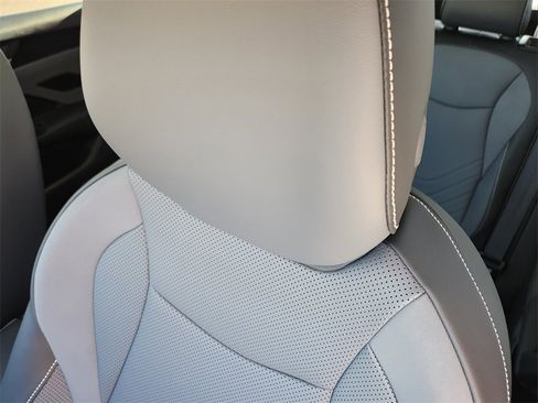 New 2026 Volkswagen Tiguan SE image 5