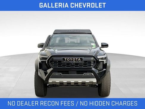 Used 2024 Toyota Tacoma Trailhunter image 3