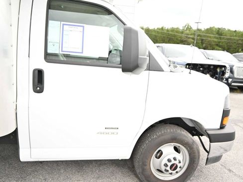 Used 2024 GMC Savana 4500 w/ Power Convenience Package RWD image 3