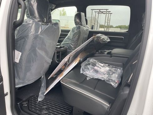 New 2026 RAM 1500 Laramie AWD/4WD image 11