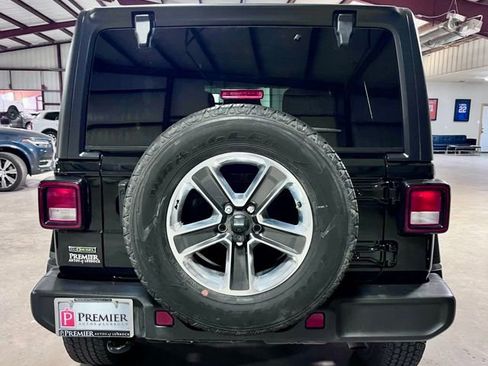 Used 2022 Jeep Wrangler Unlimited Sahara AWD/4WD image 4