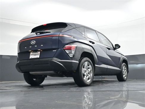 Used 2024 Hyundai Kona SE image 34
