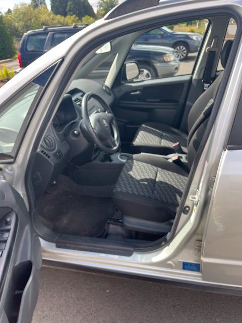 Used 2008 Suzuki SX4 AWD Hatchback image 4