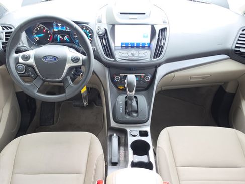 Used 2016 Ford Escape SE w/ Equipment Group 201A FWD image 17