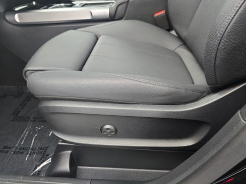 Certified 2026 Mercedes-Benz GLB 250 image 27