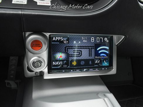 Used 2005 Ford GT RWD image 14