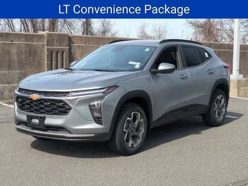 New 2026 Chevrolet Trax LT w/ Driver Confidence Package image 7