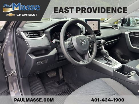 Used 2024 Toyota RAV4 LE AWD/4WD image 15