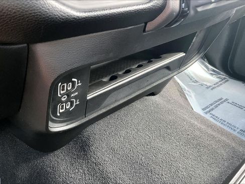 Used 2025 RAM 2500 Big Horn AWD/4WD image 35
