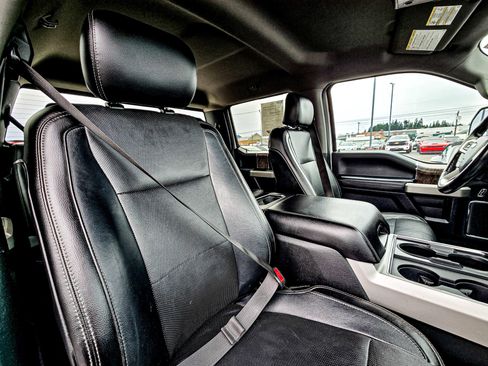 Used 2017 Ford F350 Lariat w/ Chrome Package image 14