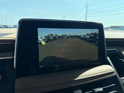 Certified 2022 Chevrolet Suburban Premier AWD/4WD image 23
