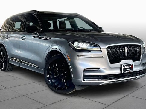 Used 2023 Lincoln Aviator Reserve w/ Equipment Group 201A image 2