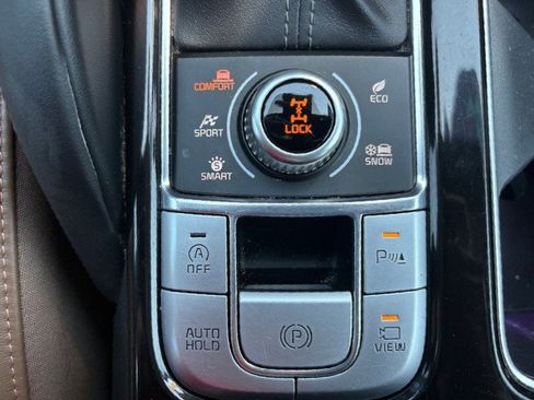 Used 2020 Kia Telluride SX w/ SX Prestige Package AWD/4WD image 16