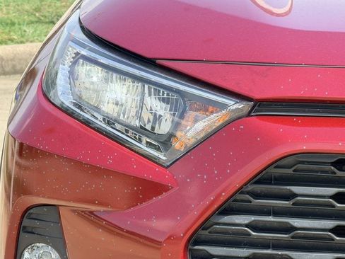 Used 2021 Toyota RAV4 XLE AWD/4WD image 4