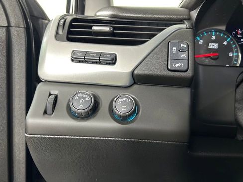 Used 2019 Chevrolet Suburban Premier AWD/4WD image 23