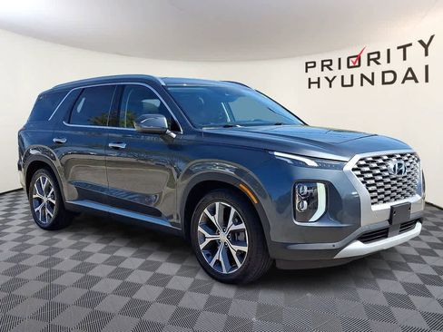 Used 2022 Hyundai Palisade SEL w/ Premium Package AWD/4WD image 3