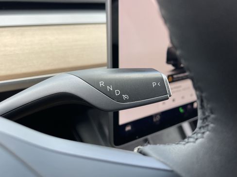 Used 2023 Tesla Model Y Long Range AWD/4WD image 27