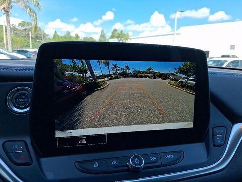 Used 2025 Chevrolet Blazer LT FWD image 21