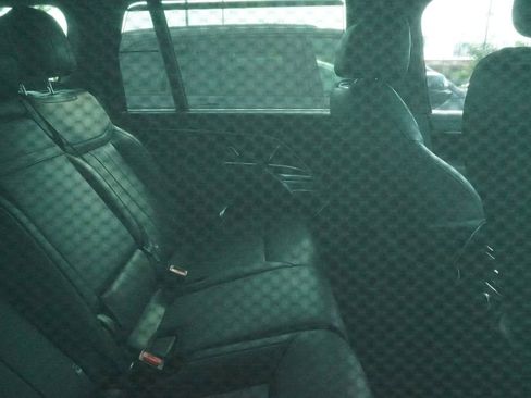 Used 2025 Land Rover Range Rover Long Wheelbase SE image 7