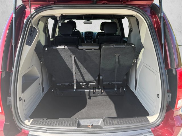 Used 2019 Dodge Grand Caravan SXT FWD image 6