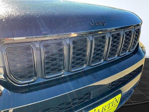 Used 2024 Jeep Grand Cherokee L Altitude image 29