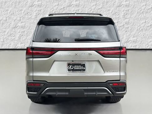 Used 2023 Lexus LX 600 F Sport w/ Accessory Package (A2) AWD/4WD image 4