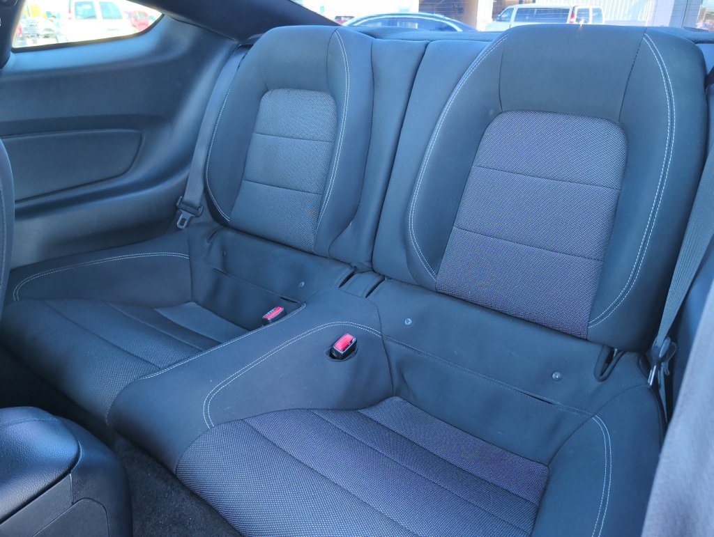 Used 2017 Ford Mustang Coupe RWD image 19