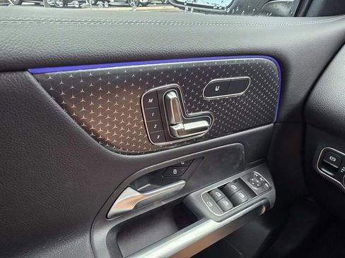 New 2025 Mercedes-Benz GLB 250 4MATIC image 11