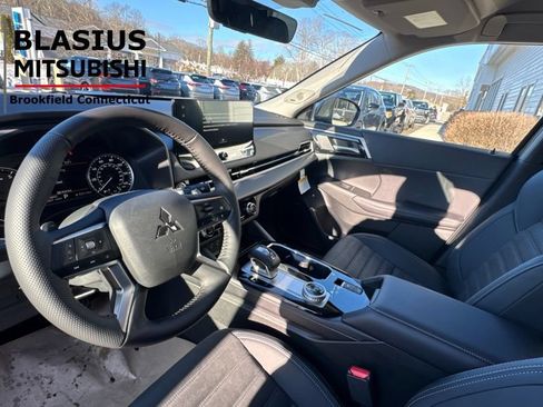 New 2026 Mitsubishi Outlander SE AWD/4WD image 14