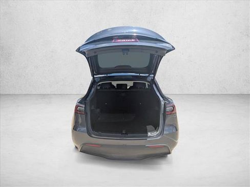 Used 2023 Tesla Model Y Long Range AWD/4WD image 8
