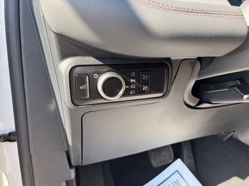New 2026 Ford Explorer Active RWD image 32