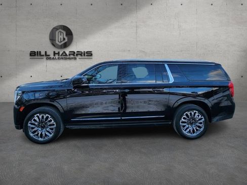 Used 2023 GMC Yukon XL Denali Ultimate image 3