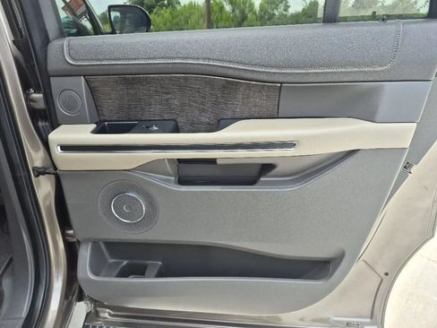 Used 2019 Ford Expedition Max Limited w/ Equipment Group 301A AWD/4WD image 21