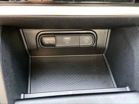 Used 2024 Kia Sportage LX image 29
