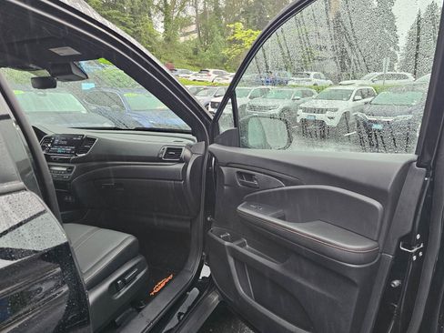 Used 2024 Honda Ridgeline TrailSport image 11
