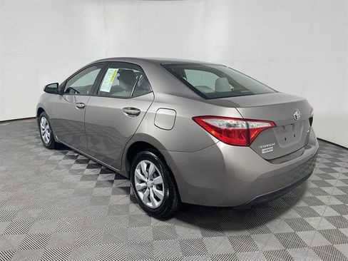 Used 2016 Toyota Corolla LE FWD image 5
