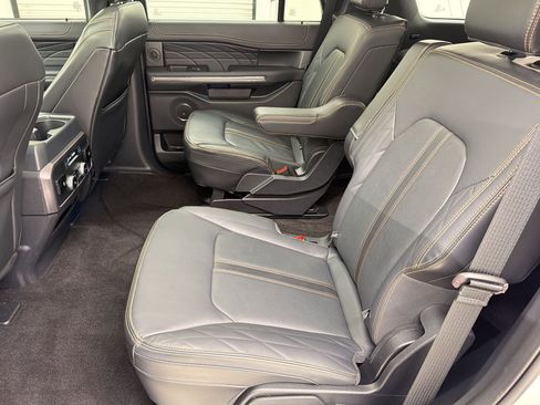 Used 2022 Ford Expedition Platinum AWD/4WD image 14