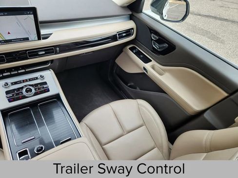 Certified 2023 Lincoln Aviator AWD w/ Premium Package image 15