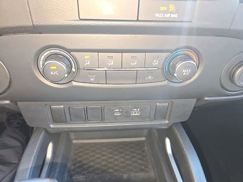 Used 2022 Nissan Frontier SV image 11