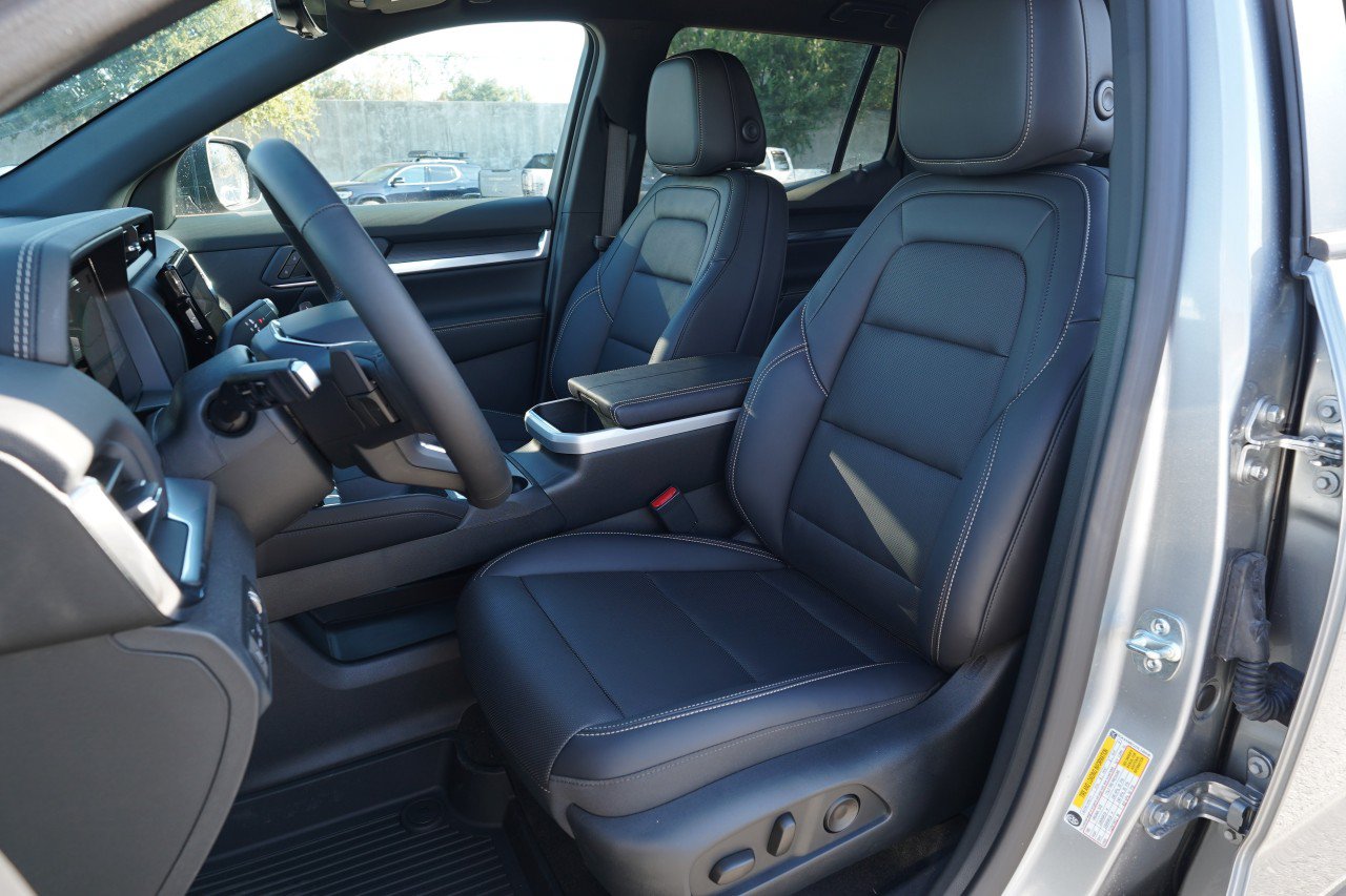 New 2027 GMC Terrain Elevation w/ Elevation Premium Package FWD image 18