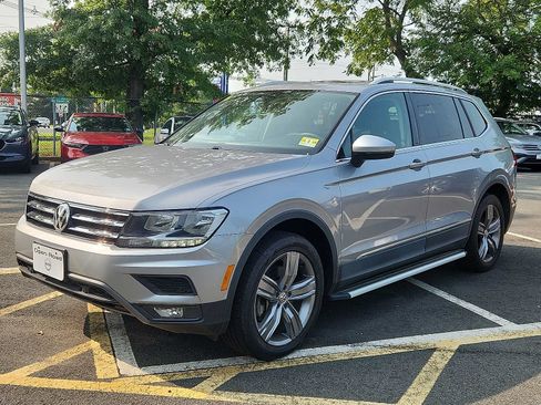 Used 2021 Volkswagen Tiguan SEL AWD/4WD image 3