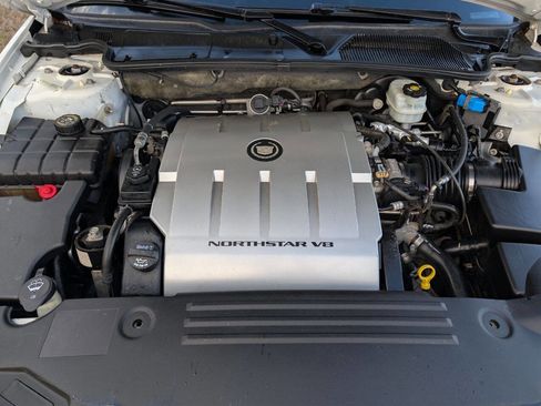 Used 2008 Cadillac DTS Luxury I w/ Sun And Sound Package image 27