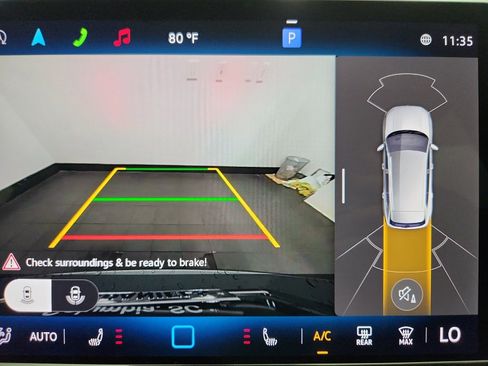 New 2025 Volkswagen Tiguan SE image 22